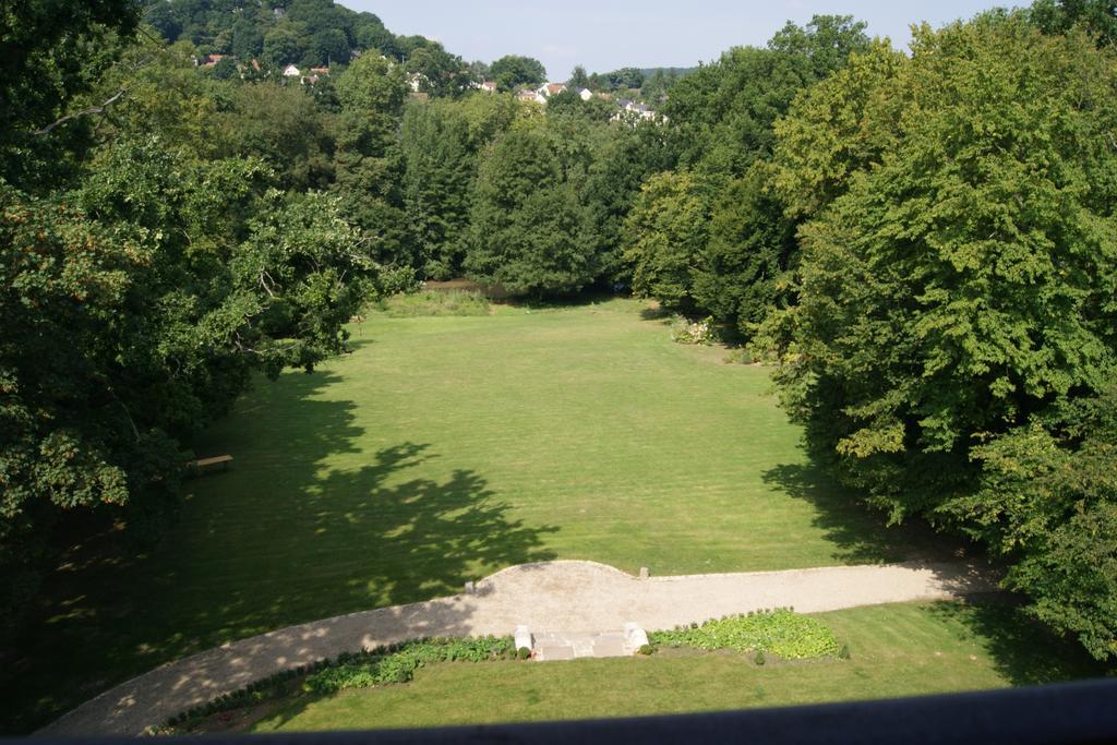 Le Chateau De La Vierge Bures-sur-Yvette Bagian luar foto