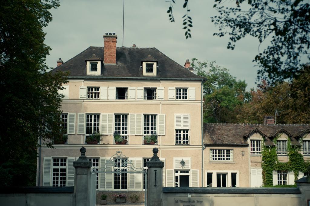 Le Chateau De La Vierge Bures-sur-Yvette Bagian luar foto